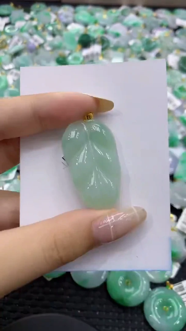 翡翠未镶嵌颈饰天然缅甸翡翠A货