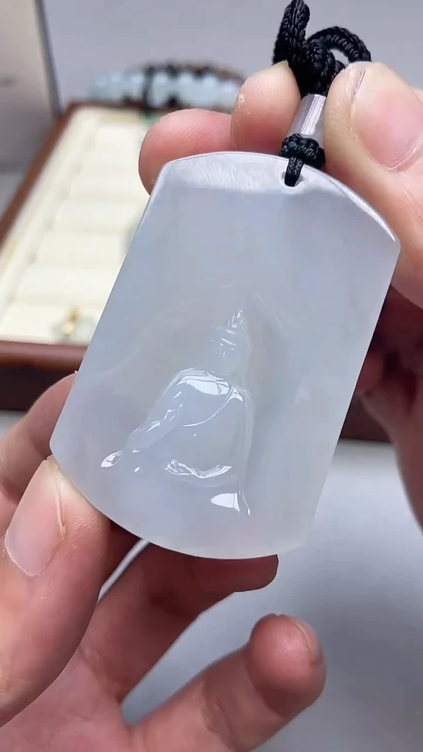 颈饰未镶嵌翡翠吊坠