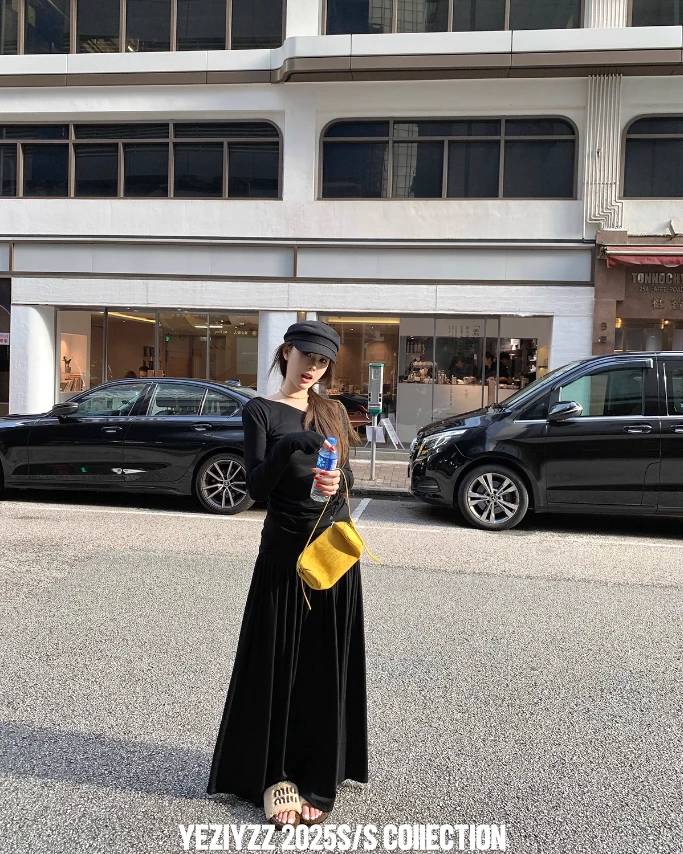 叶子 YEZIYZZ法式气质黑色长袖T恤女秋季丝绒A字裙半身裙两件套