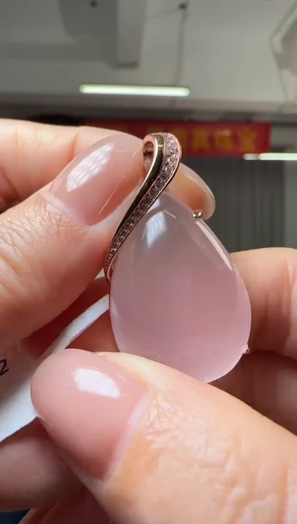 【闪购商品】水晶吊坠(不含链)银S925镶嵌粉晶水滴S925银镶吊坠