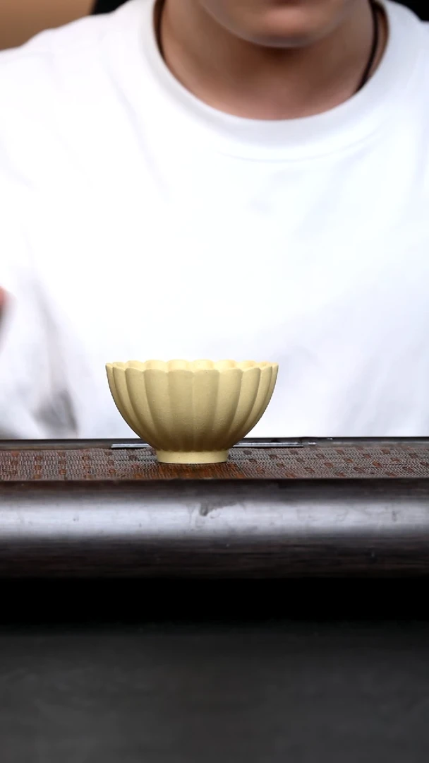 茶杯紫砂静菊 本绿