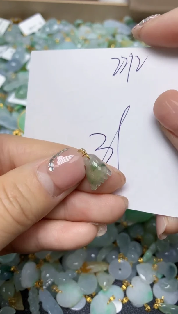 【闪购商品】翡翠挂件18K金镶嵌 天然翡翠A货