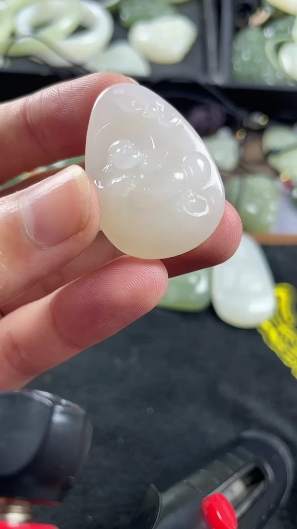 颈饰未镶嵌和田玉佛公