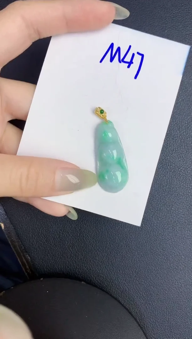 翡翠未镶嵌颈饰缅甸天然翡翠A货