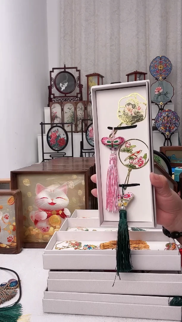 扇子苏绣作品手工精品书签