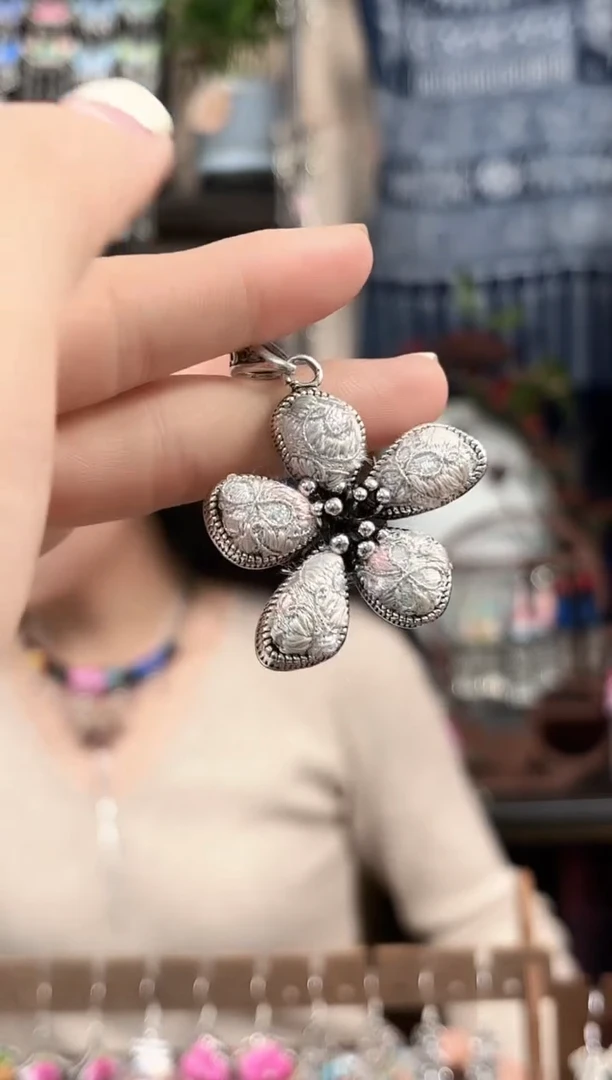 织绣民族风非遗老绣饰品803