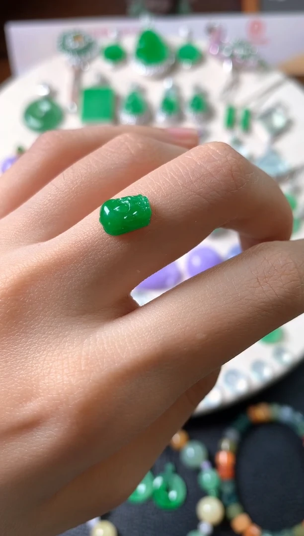 未镶嵌定制翡翠裸石（镶嵌定制）