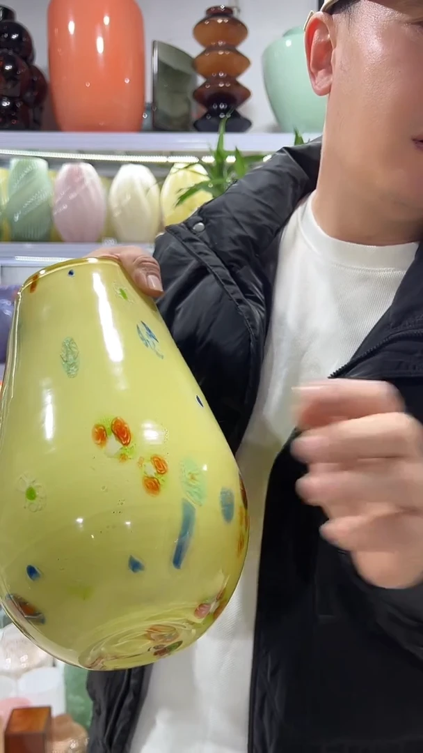 黄色万花琉璃花瓶微瑕介意勿拍