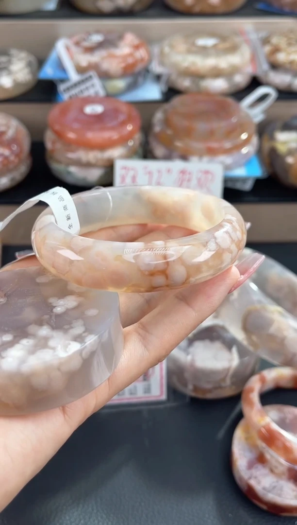 未镶嵌手镯石英质玉57