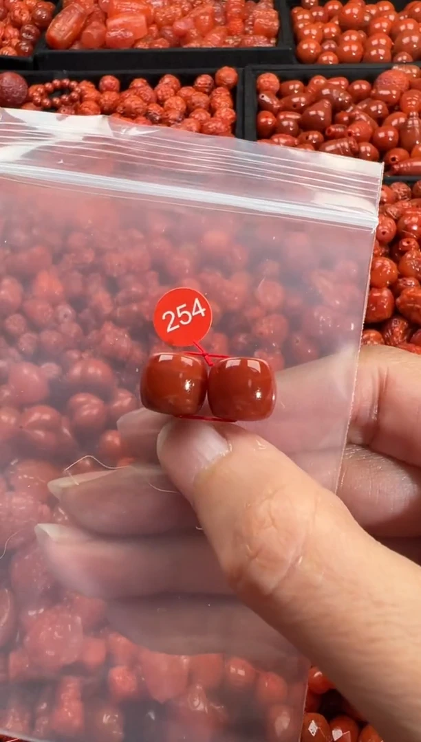 颈饰未镶嵌南红玛瑙1