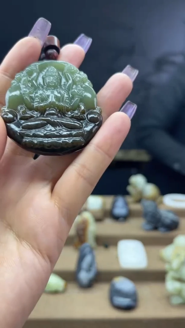 颈饰未镶嵌和田玉1