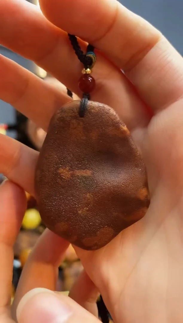 琥珀颈饰未镶嵌挂件