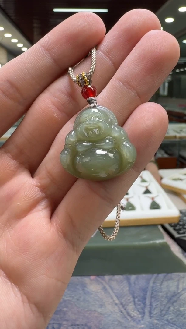 颈饰未镶嵌和田玉约25mm佛公吊坠/配绳
