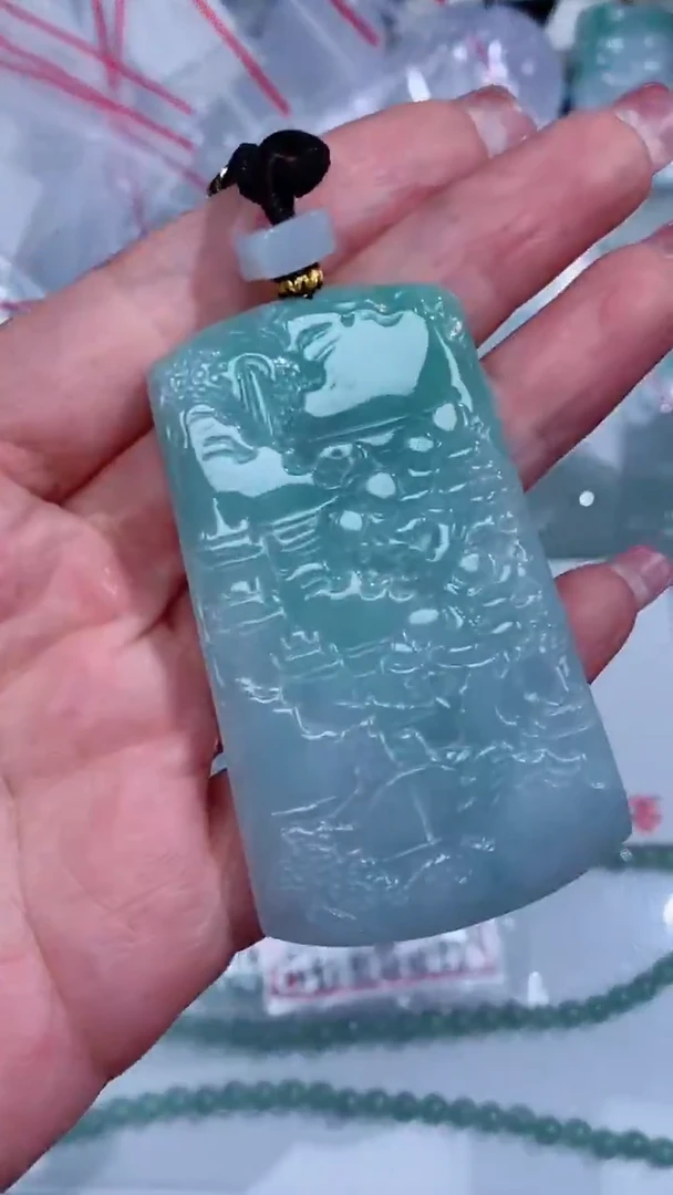 翡翠未镶嵌颈饰吊坠