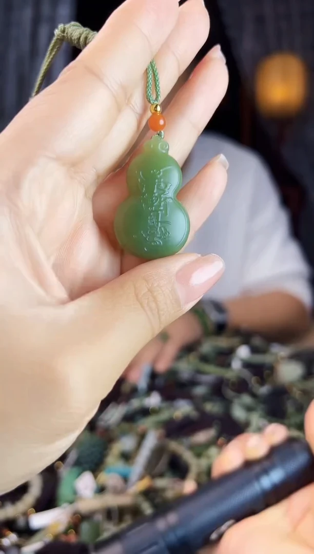 未镶嵌和田玉挂件1