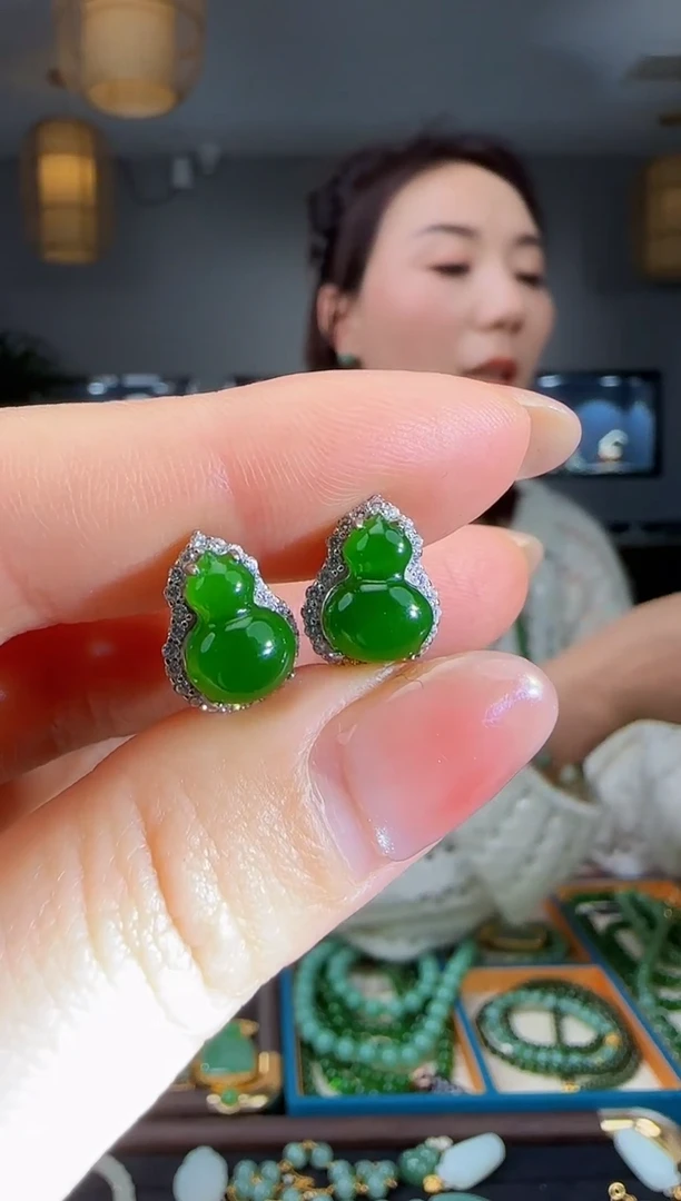 银S925镶嵌和田玉耳饰灰*蚁1