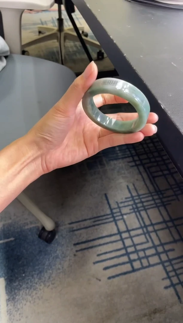 未镶嵌手镯定制翡翠手镯