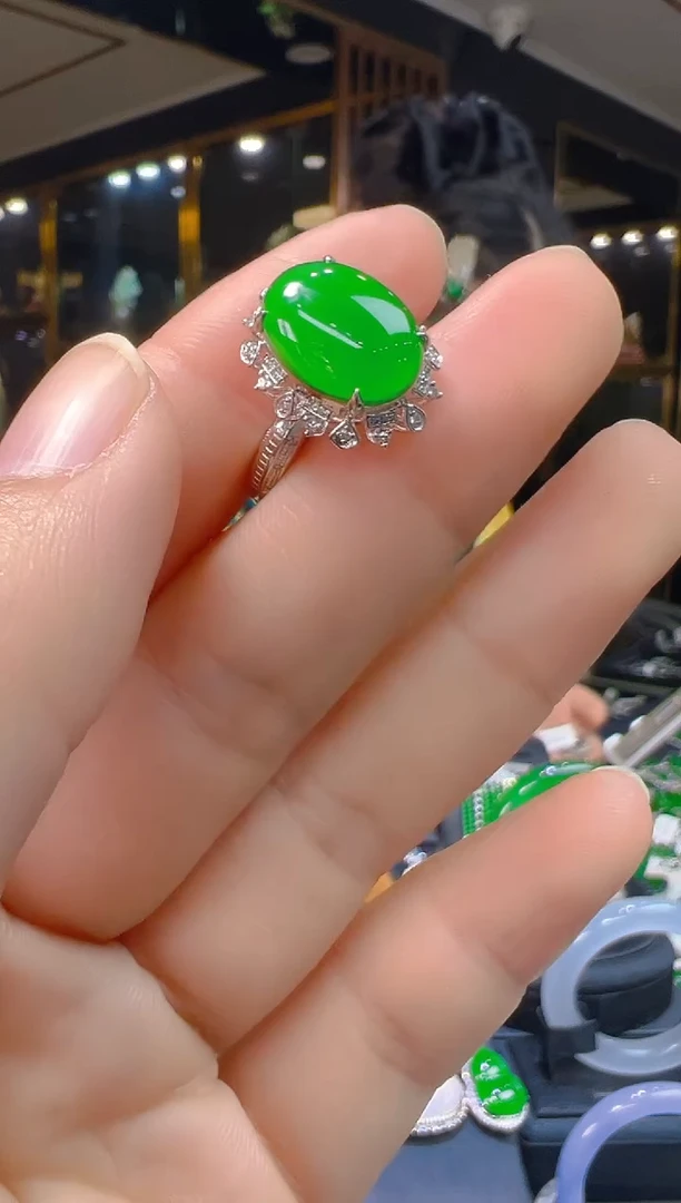 18K金镶嵌戒指翡翠056