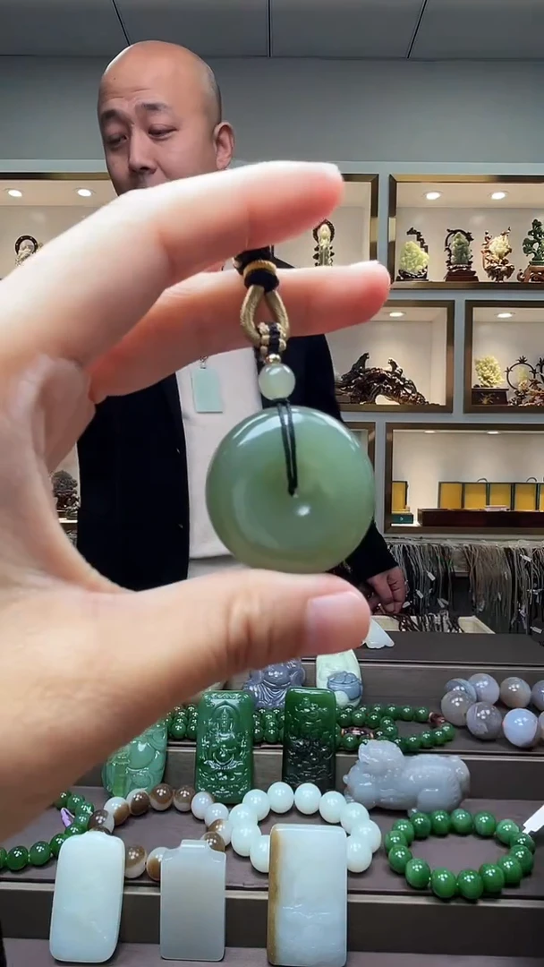 【闪购商品】和田玉颈饰未镶嵌苏