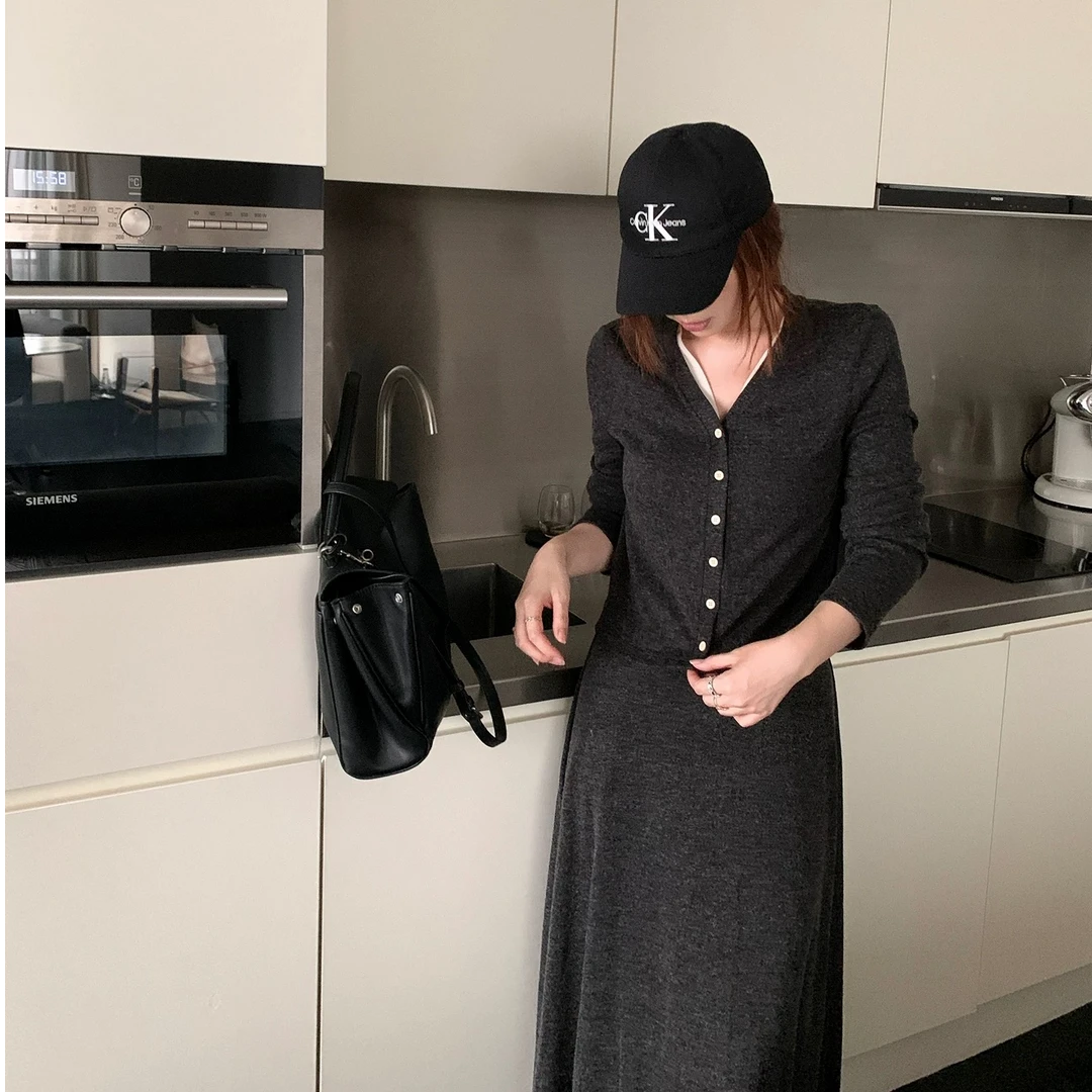 【鱼白又白】秋季休闲假两件针织衫上衣半身裙遮肉微胖显瘦