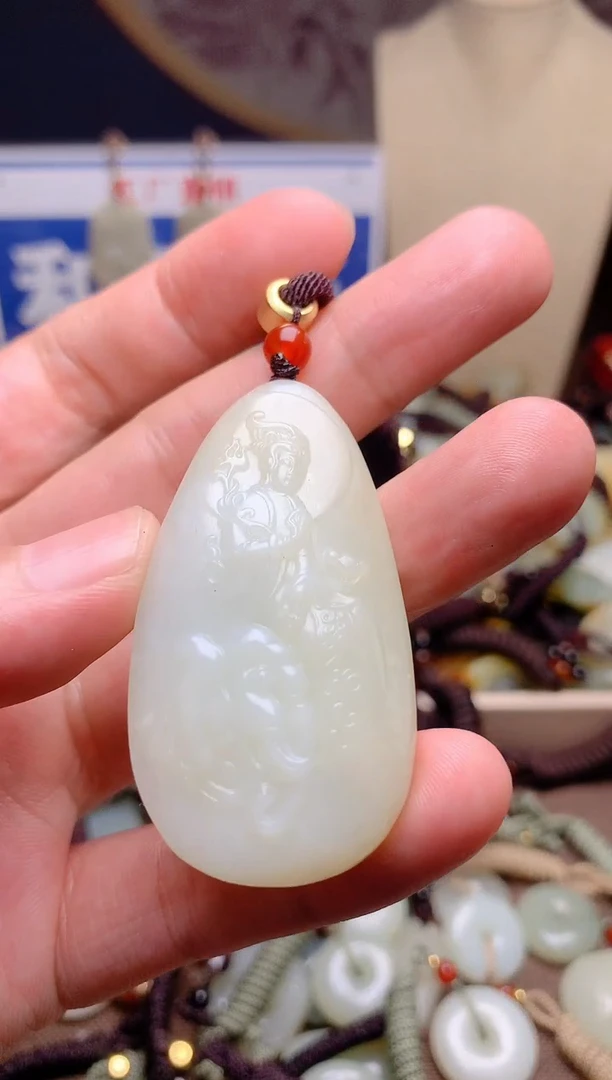 和田玉未镶嵌颈饰1