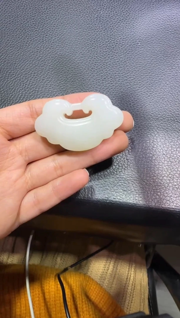 吊坠(赠链)未镶嵌和田玉天泰白玉平安锁 （产地直发）