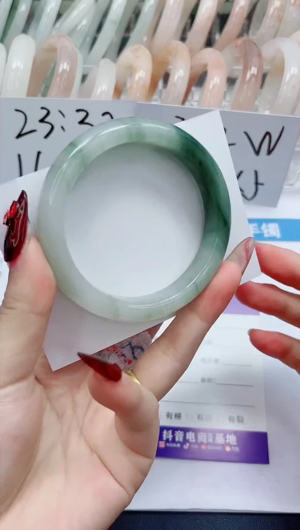 【闪购商品】石英质玉手镯未镶嵌118-56