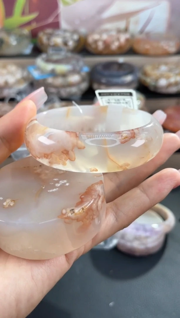 未镶嵌手镯石英质玉60