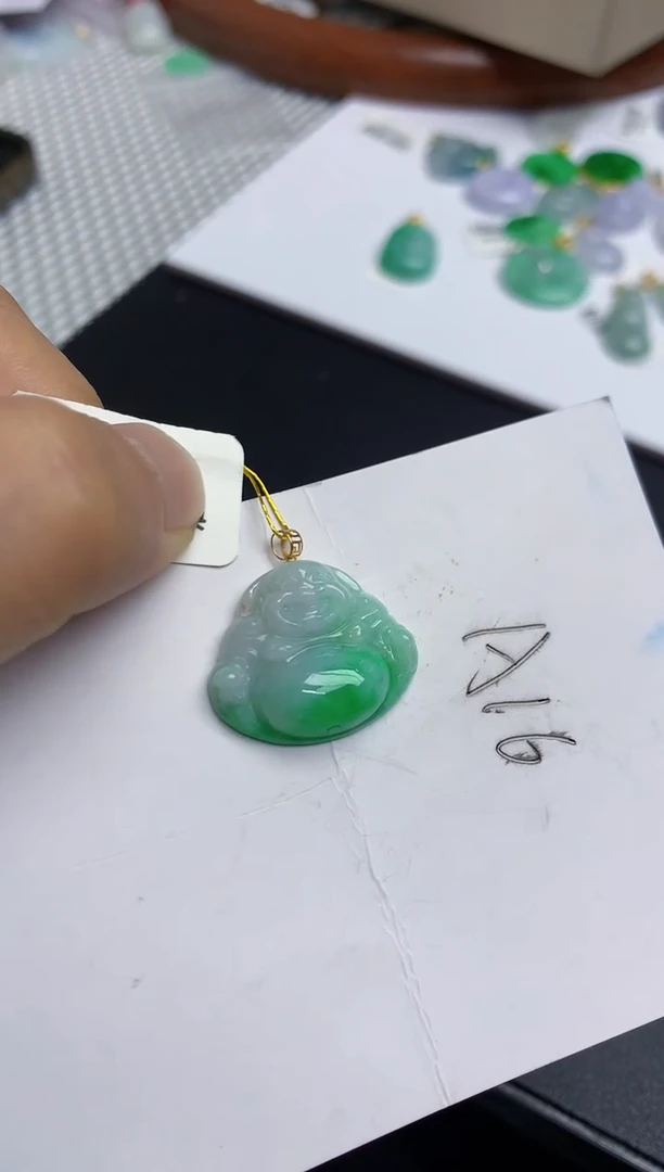 翡翠18K金镶嵌颈饰天然缅甸翡翠A货