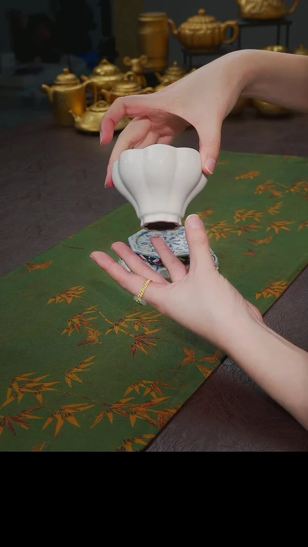 茶杯紫砂【宜景窑珍珠白系列】曼陀罗