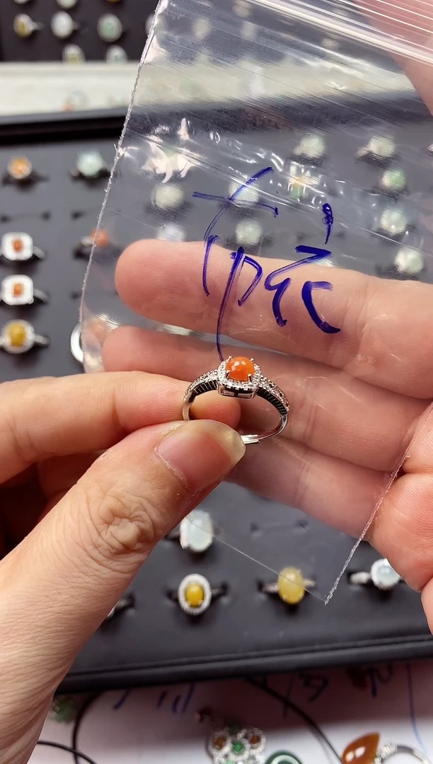 未镶嵌戒指翡翠卿**衣翡翠戒指#