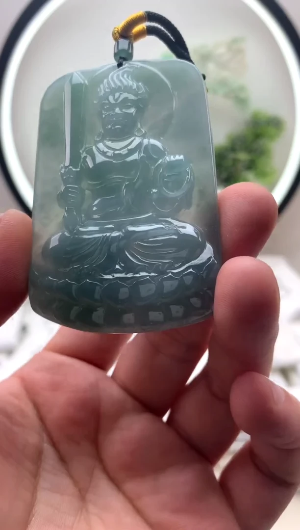 颈饰未镶嵌翡翠不动明王