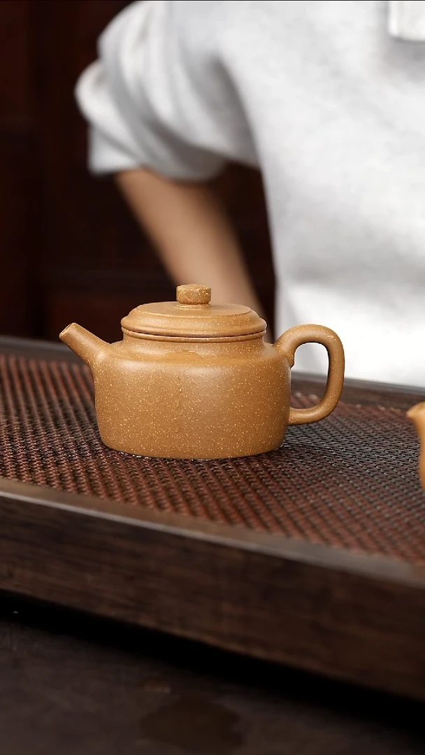 茶壶紫砂水沟绿德钟【带矿标证书】