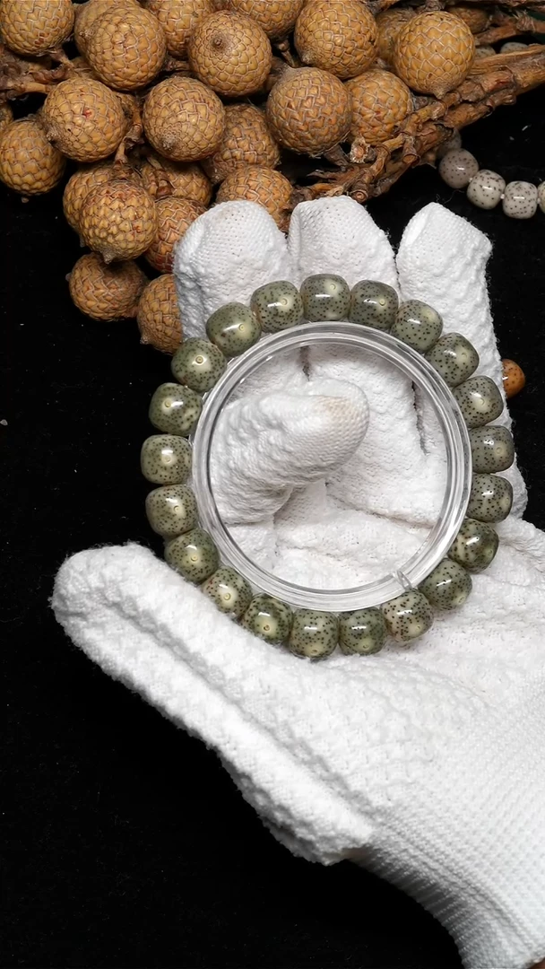 手串星月菩提10*9绿油灵