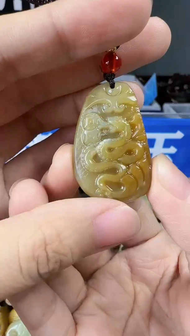 和田玉未镶嵌颈饰1
