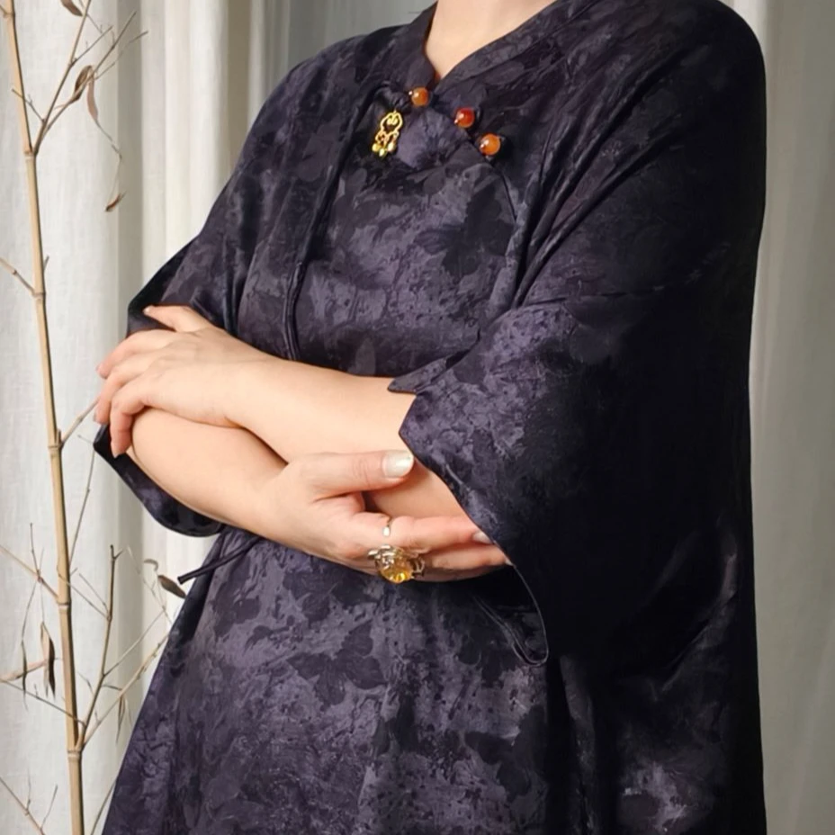 复古文艺缎面提花新中式盘扣斜襟宽松小衫 50349