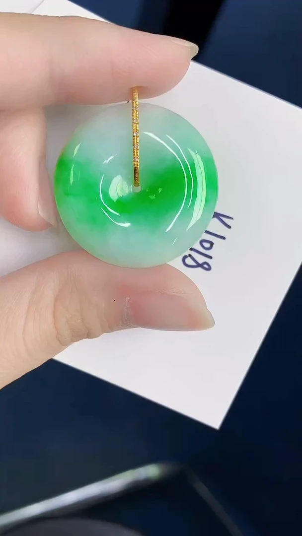 颈饰18K金镶嵌翡翠天然翡翠缅甸A货