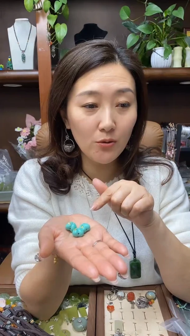 未镶嵌吊坠玛瑙/玉髓多样性发货其中发一屁桃