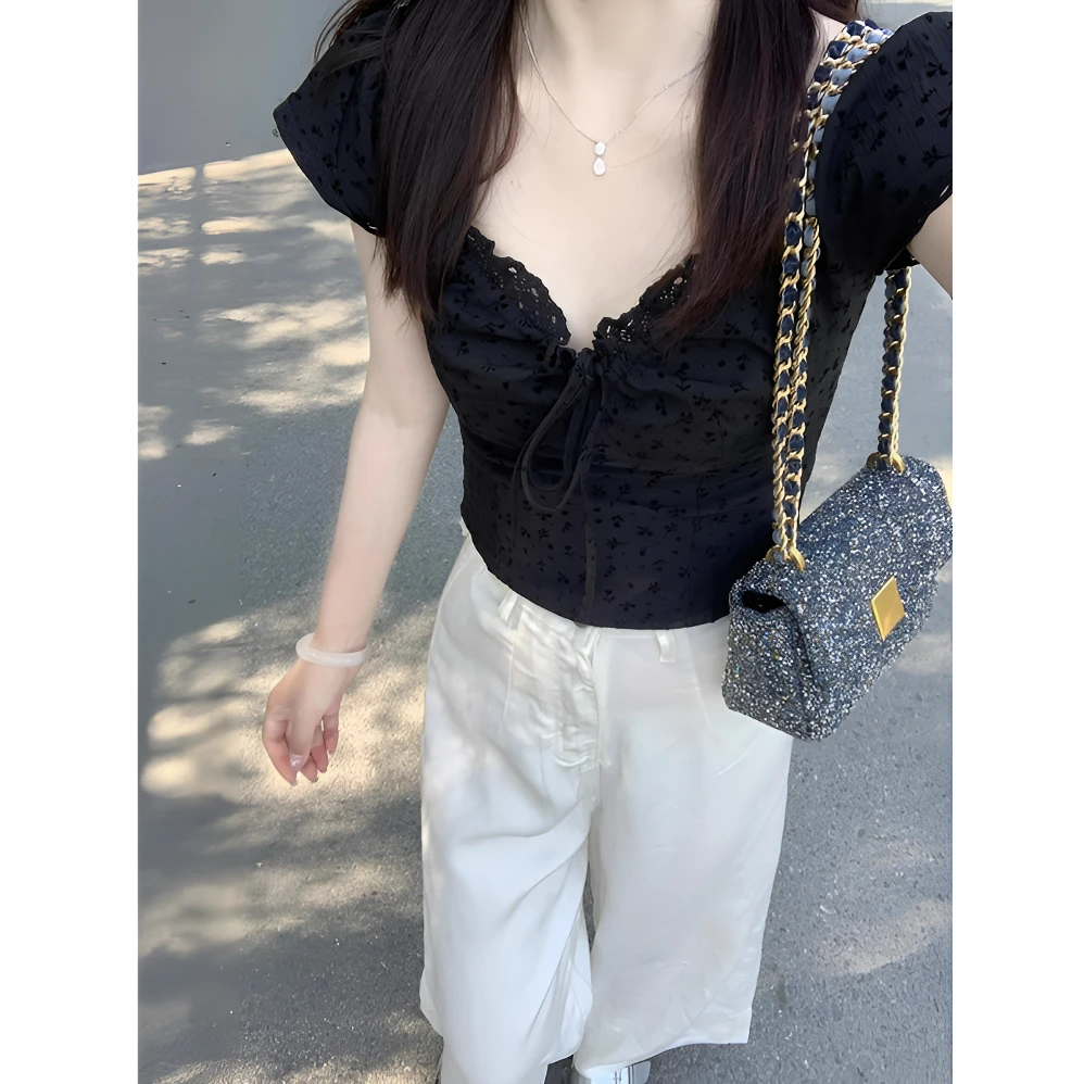 韩系辣妹风黑色木耳边短袖衬衫女夏季2025新款气质百搭高级感上衣