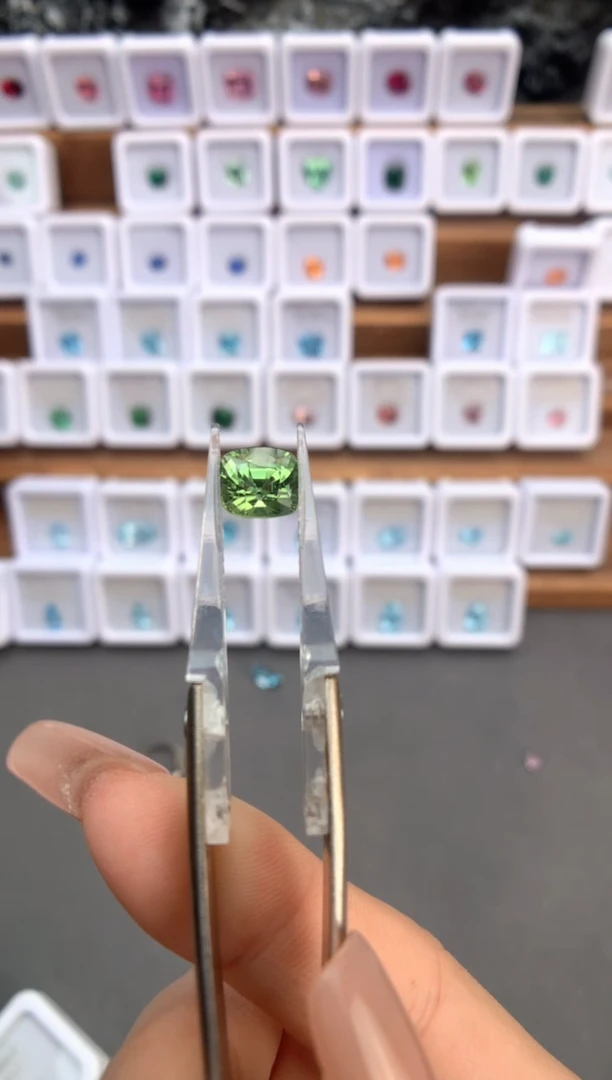 未镶嵌裸石定制橄榄石2.28ct 12061