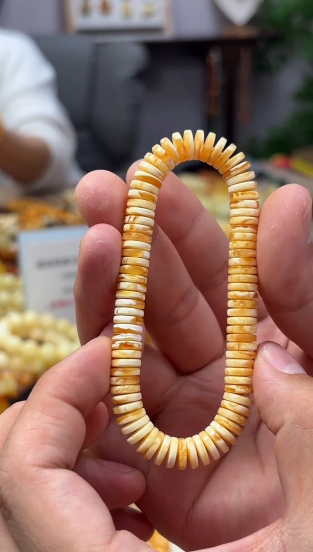 【闪购商品】蜜蜡裸石未镶嵌手串