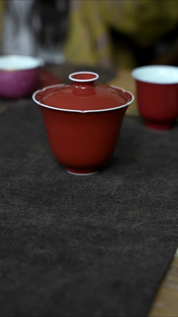 【闪购商品】/Y26霁红花口闻香两才盖碗