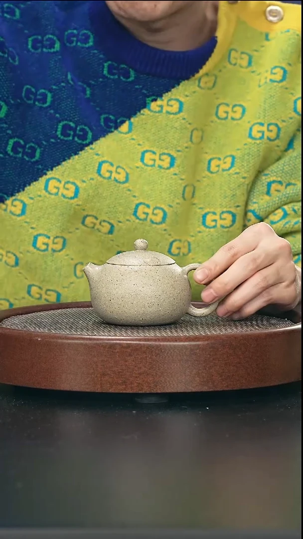茶壶紫砂大西施-黑段-全手工微微瑕