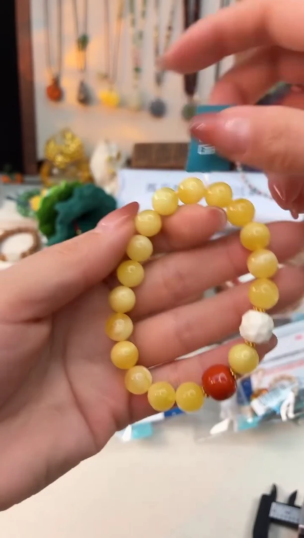 未镶嵌琥珀手饰@@I942J018385