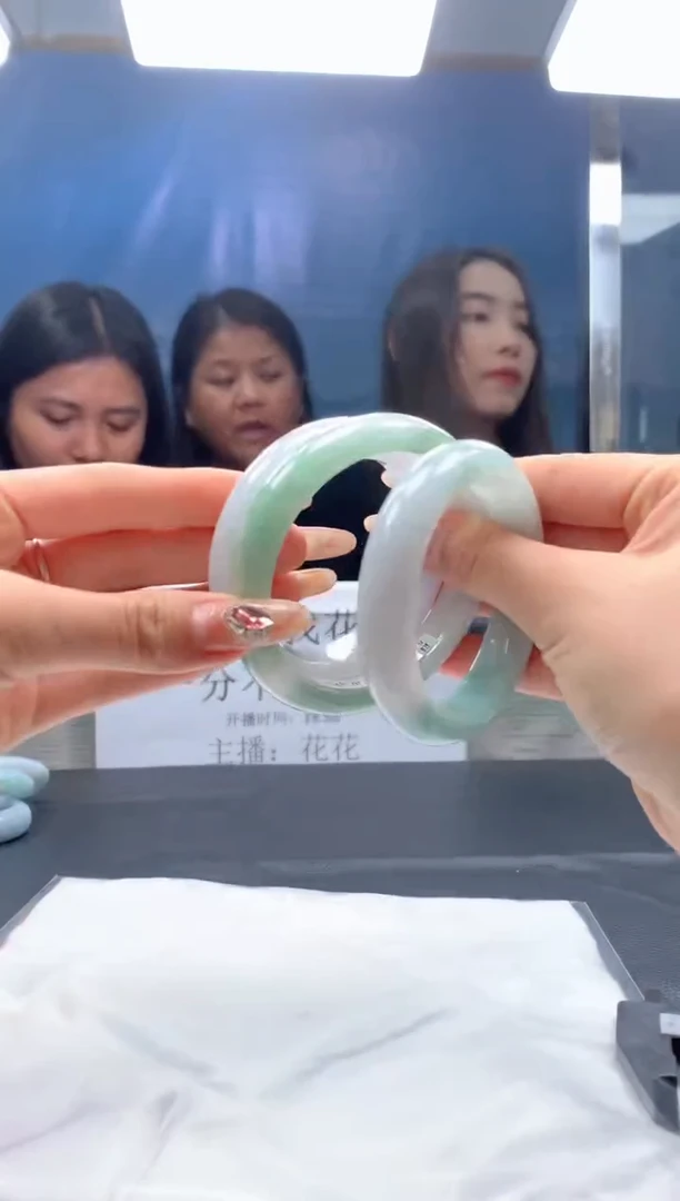 【闪购商品】定制翡翠未镶嵌毛货手镯需精细抛光/手镯110