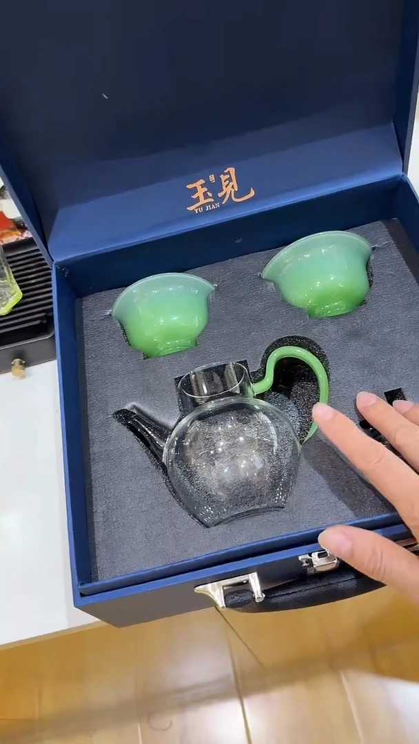 玉见绿玉茶壶+两只主人杯+茶盘