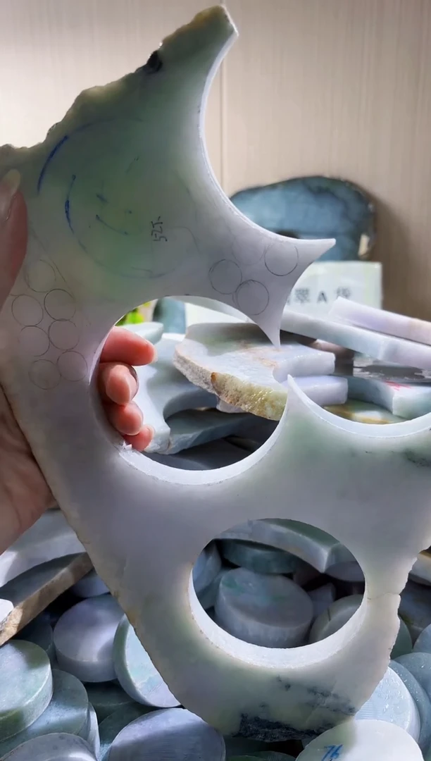 颈饰未镶嵌翡翠翡翠A货 陈谭747