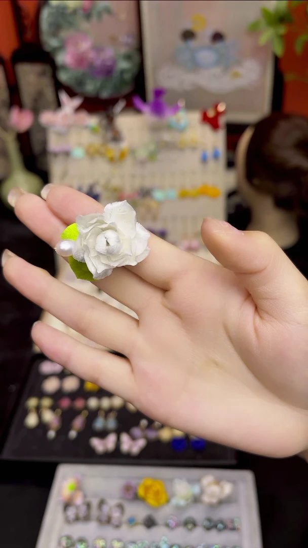 刺绣s***n非遗绒花苏绣饰品