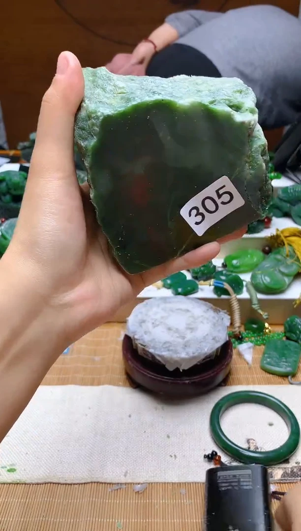 未镶嵌和田玉（碧玉）珠宝半成品1