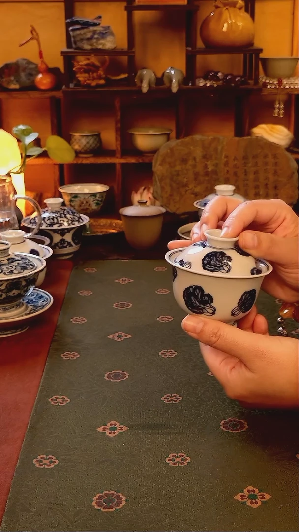 【手工手绘白菜青花盖碗】